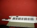 vand keyboard Roland AX7,   in stare  buna 