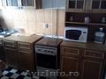 Proprietar vand apartament 3 camere, decomandat,  situat pe artera principala